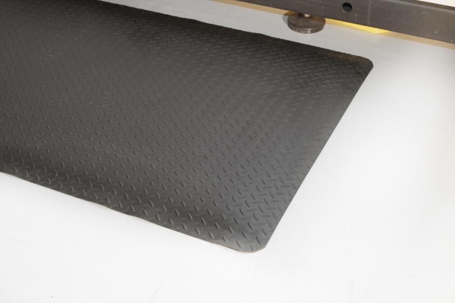 Arbeitsplatzmatte Diamond Deckplate, schwarz, 1200 mm x lfd. Meter