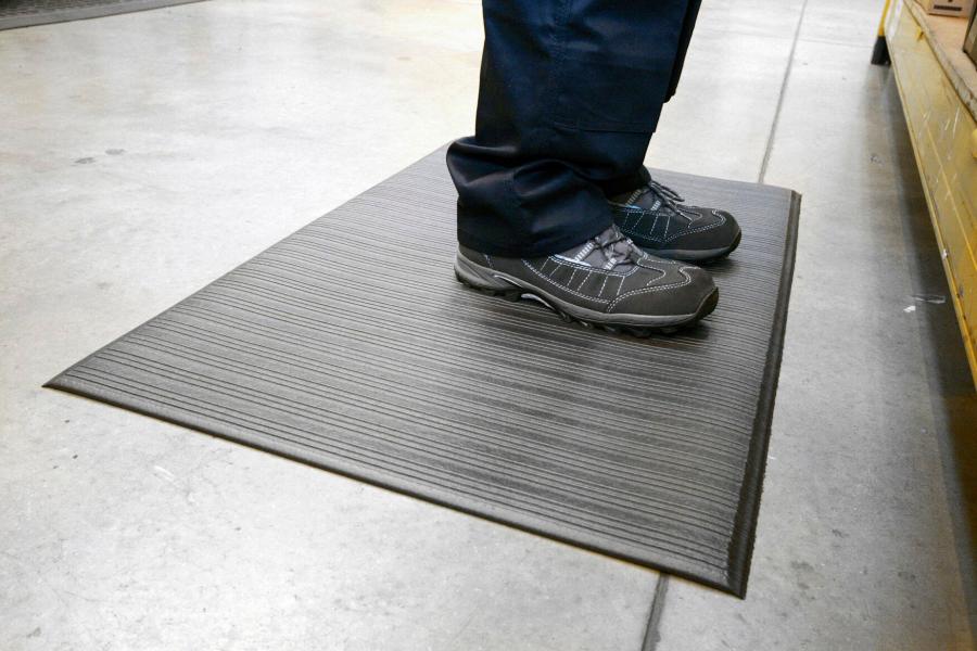 Arbeitsplatzmatte_Orthomat_R_Ribbed_schwarz_600_mm_x_lfd_Meter_CAL010006C_1