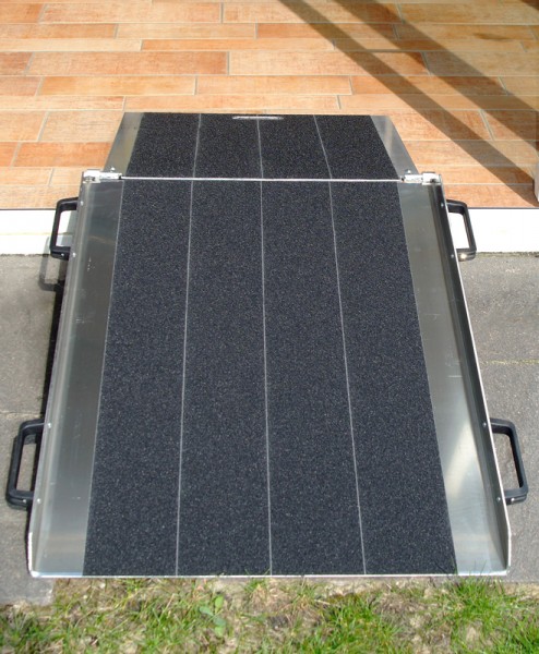 7-307-66-000-1 Rampe für Rollstühle Länge 400/1200 mm Breite 710/760 mm Höhe 20-50/125-190 mm, Tragkraft 300 kg Alu
