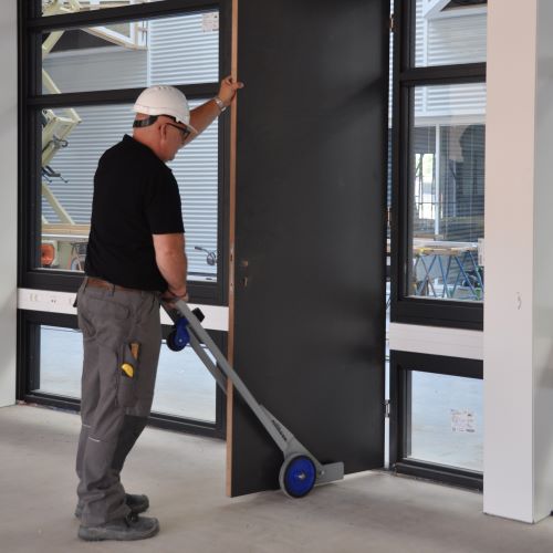 Seite-71-15845-M-DoorJack-in-Use