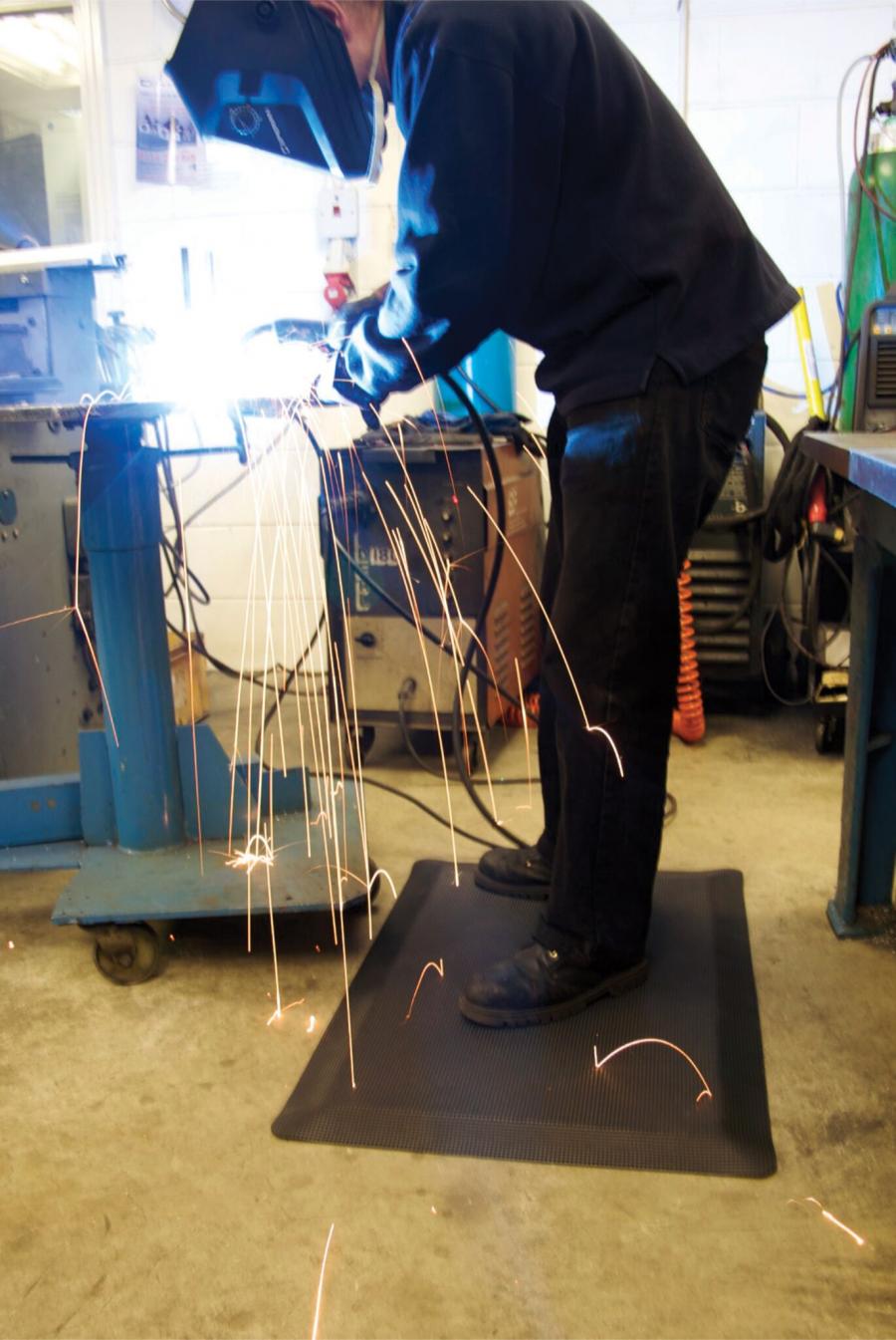Schweisser_Arbeitsplatzmatte_Diamond_Tread_600x900mm_CDTB010001_1