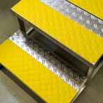 Antirutschbelag gelb verformbar 150 mm breit selbstklebend Rolle mit 18,3 m Länge