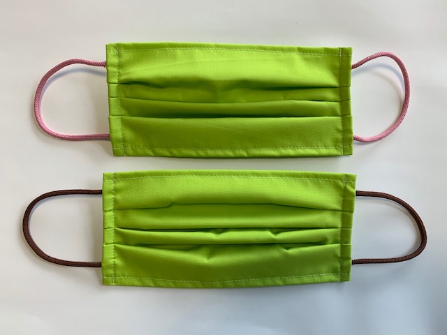 2 Stück Mund - Nasenmasken - grün,  65 PE/ 35 CO, 2-lagig, elastische Ohrbänder