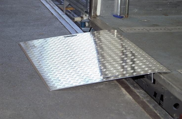 Überladebrücken : Mobile Überladebrücke HFB Überladebrücken : Mobile Überladebrücke HFB